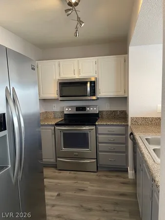 $1,445 | 5055 West Hacienda Avenue, Unit 1033, Las Vegas, NV 89118
