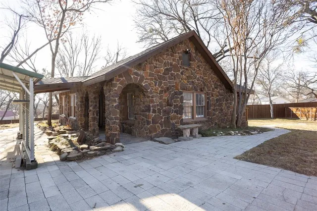 $2,100 | 4875 East Williams Spring Road, Fort Worth, TX 76135