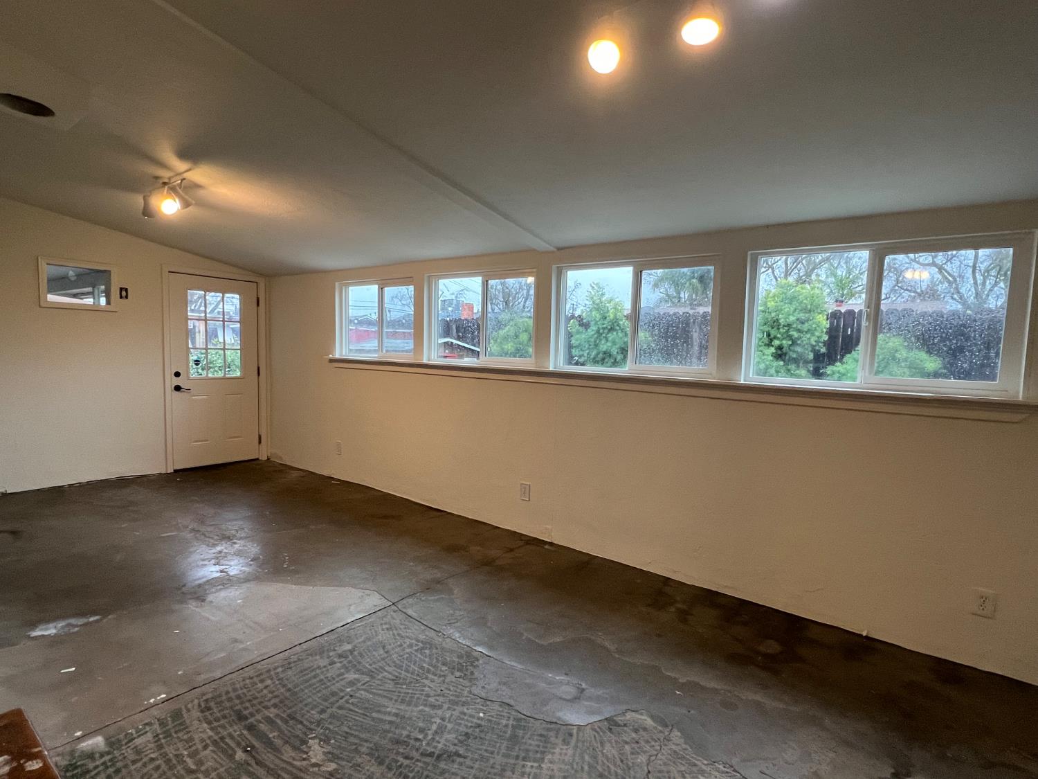 208 Tokay Avenue Modesto, CA 95350 - Photo 12 of 20