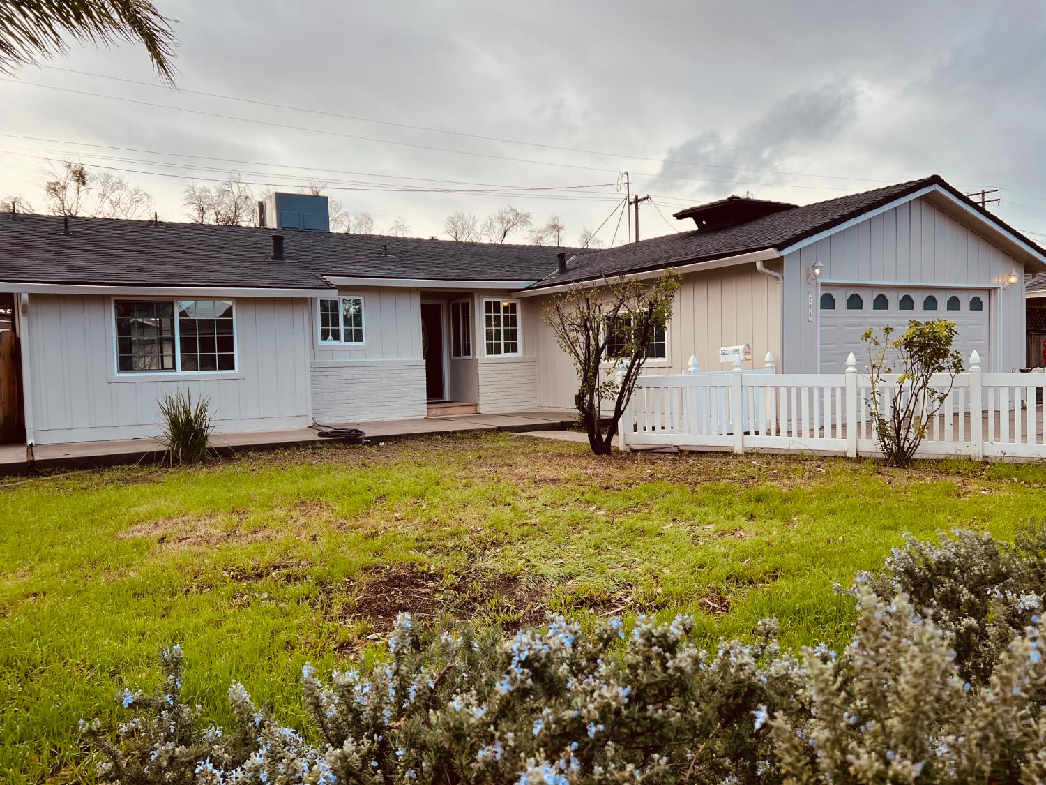 208 Tokay Avenue Modesto, CA 95350 - Photo 2 of 20