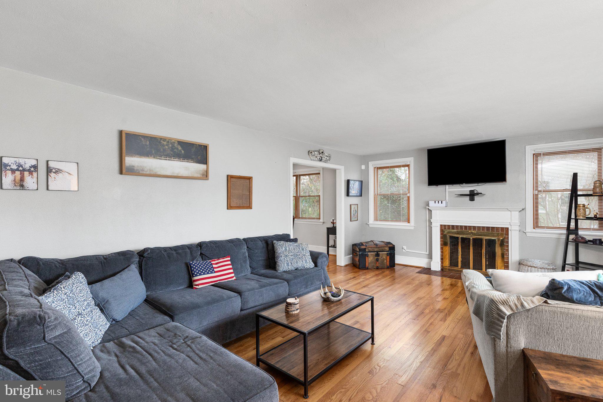 313 King Street Elkton, MD 21921 - Photo 3 of 23 Living Room with beautiful hardwood floors
