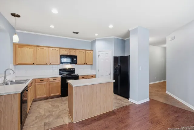 $2,000 | 8907 Colt Bluff, San Antonio, TX 78254