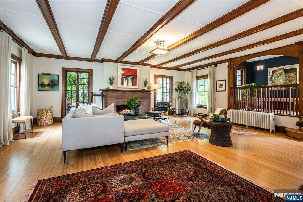 42 Hamilton Road Glen Ridge, NJ 07028 - Photo 6 of 44 Gallery Image 6