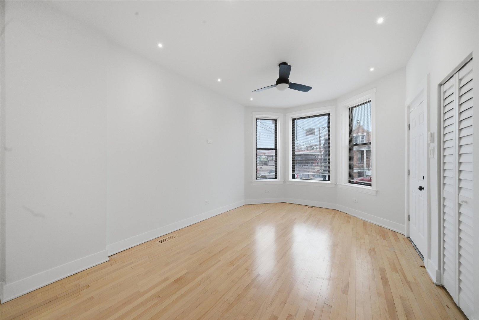 2345 West 23rd Place, Unit 1 Chicago, IL 60608 - Photo 4 of 15