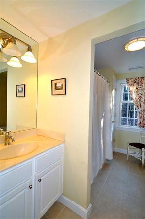 95 Jericho Road, Unit 95 Weston, MA 02493 - Photo 9 of 12