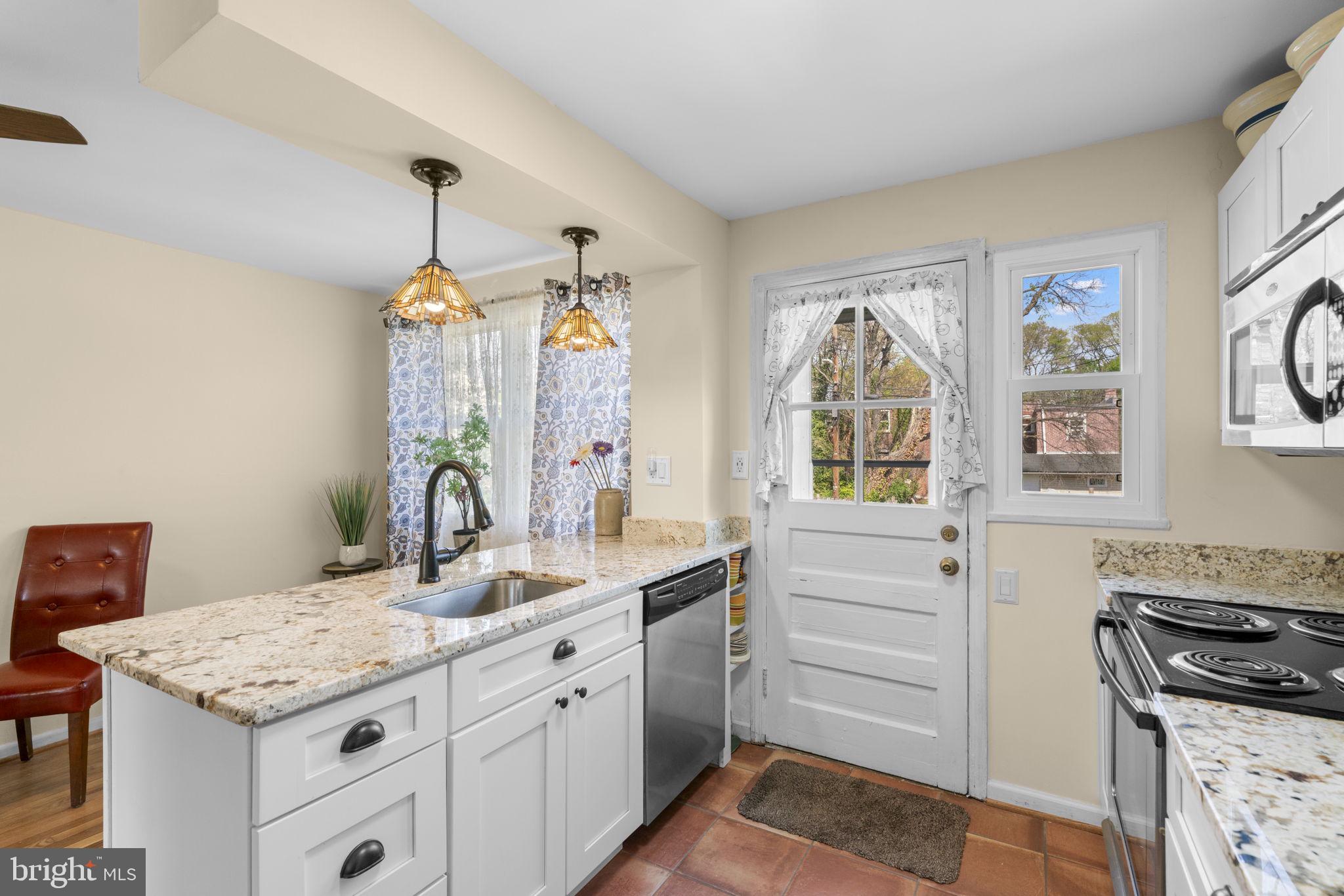 4136 Doris Avenue Baltimore, MD 21225 - Photo 11 of 34