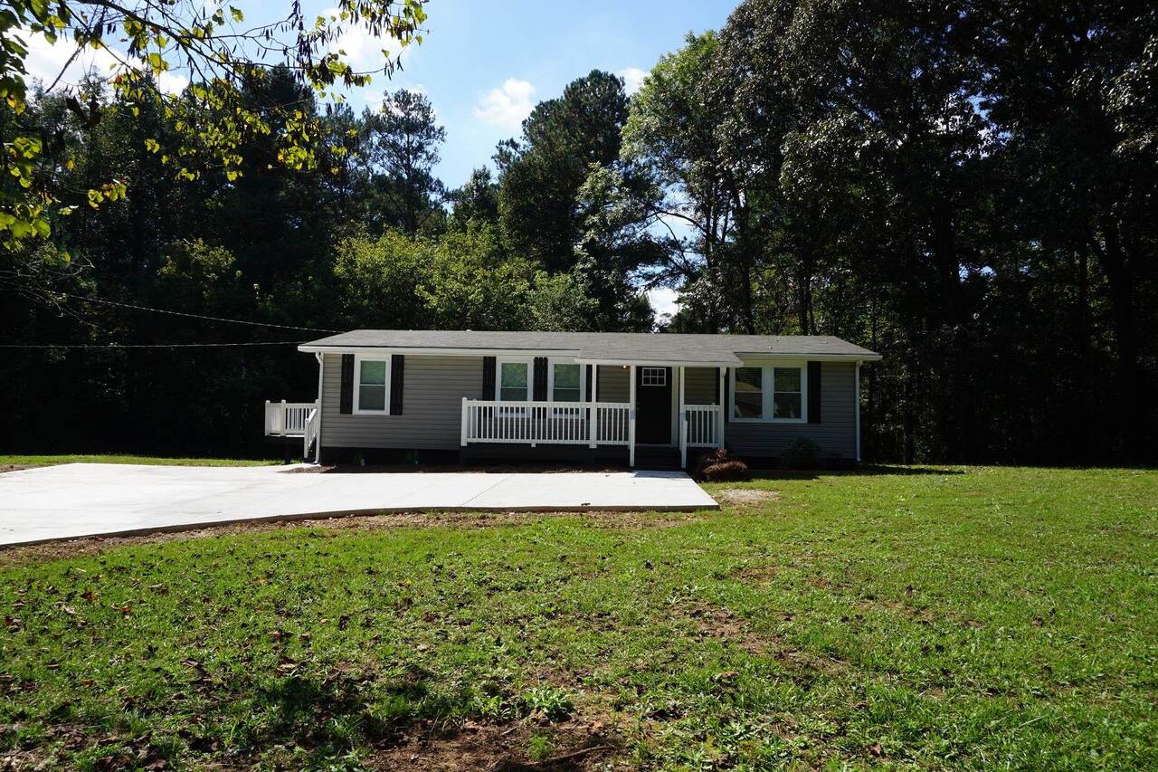 622 Country Club Road Newnan, GA 30263 - Photo 1 of 1