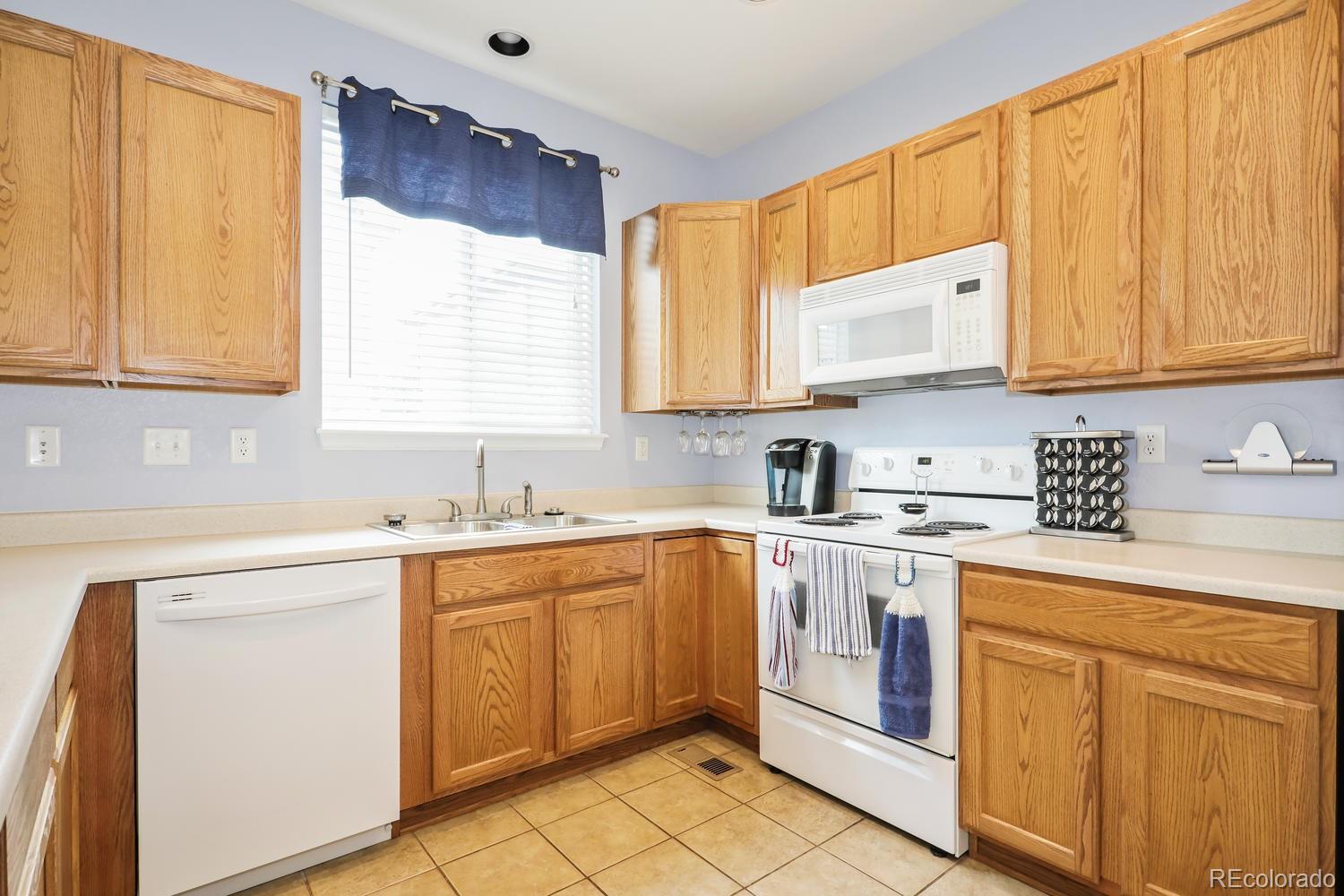5440 Jaguar Way Highlands Ranch, CO 80130 - Photo 6 of 20