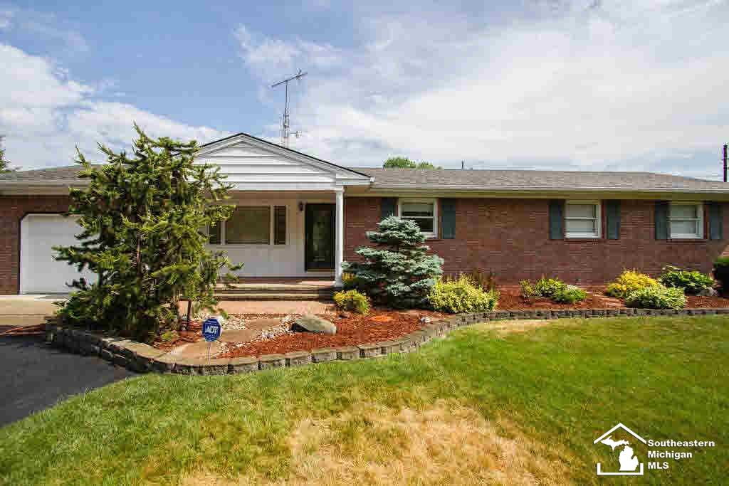 2450 West Erie Road Temperance, MI 48182 - Photo 1 of 28 21177843.JPG