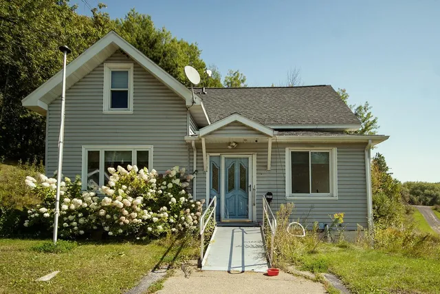 $329,000 | 2781 Midway Road, Duluth, MN 55810