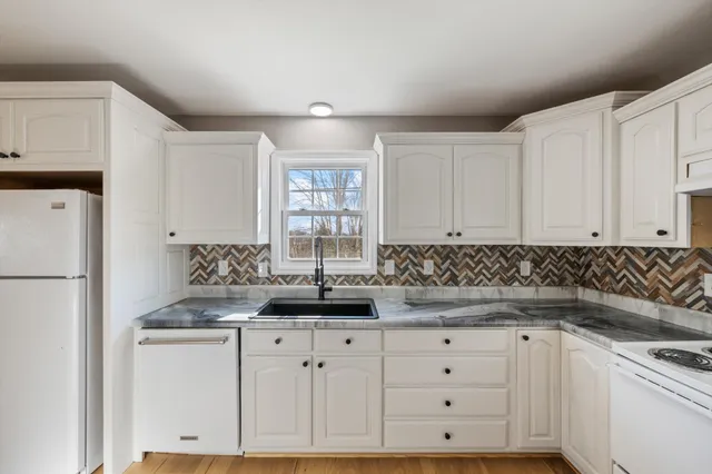 $310,000 | 245 South Mill Street, Linden, TN 37096