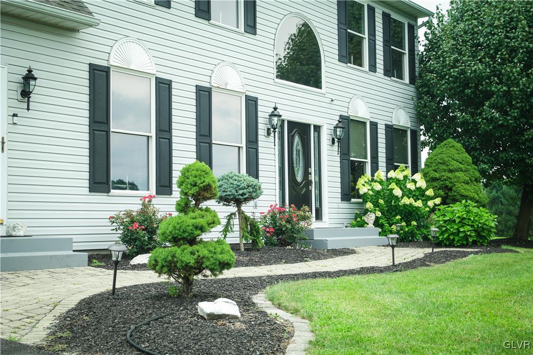 148 Cherry Hill Road Nazareth, PA 18064 - Photo 4 of 38 Gallery Image 4