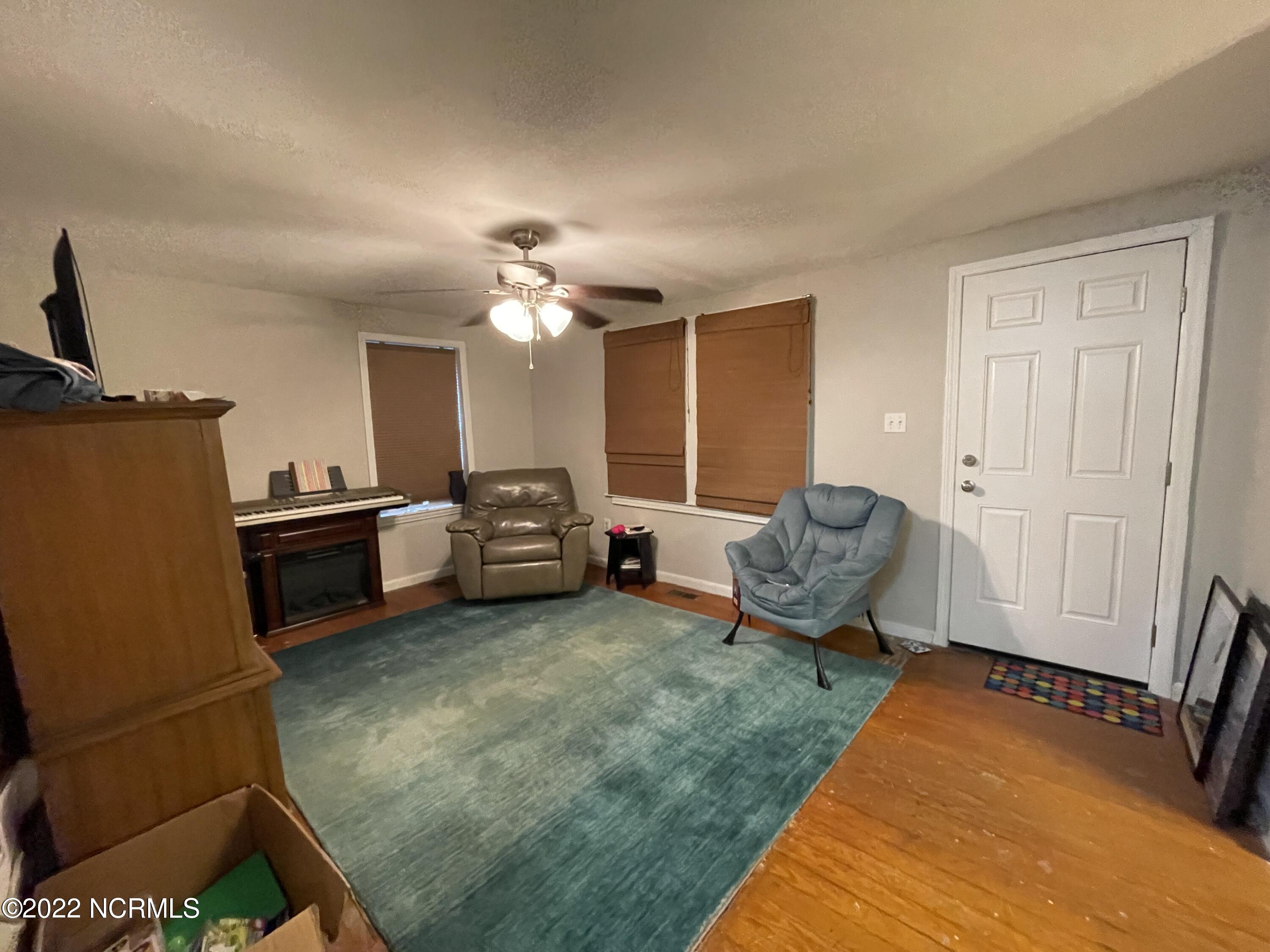 730 Gray Road Chocowinity, NC 27817 - Photo 6 of 23 006 Living Room