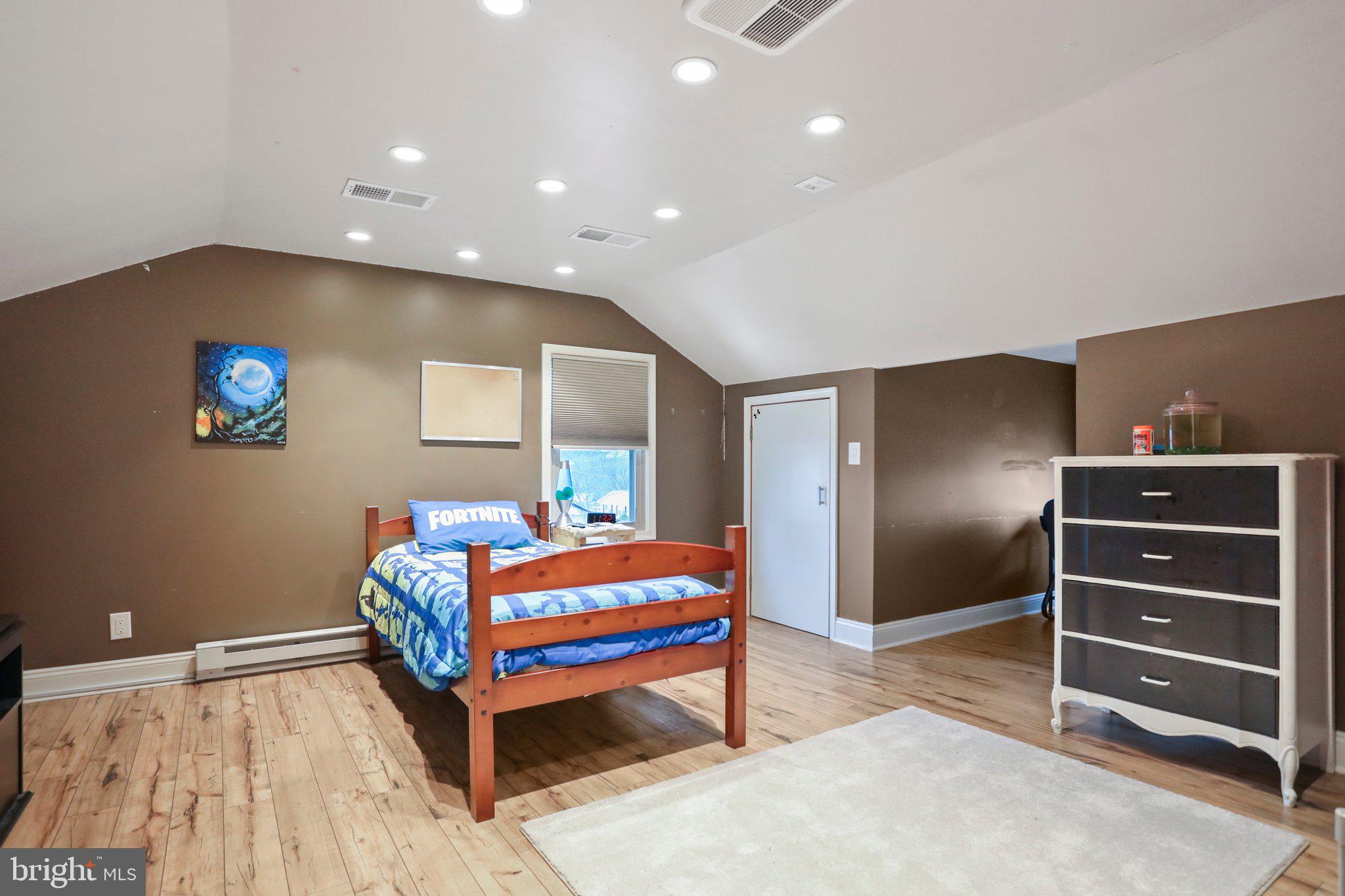 821 Security Road Hagerstown, MD 21740 - Photo 20 of 45 Bedroom 4 - Upper Level