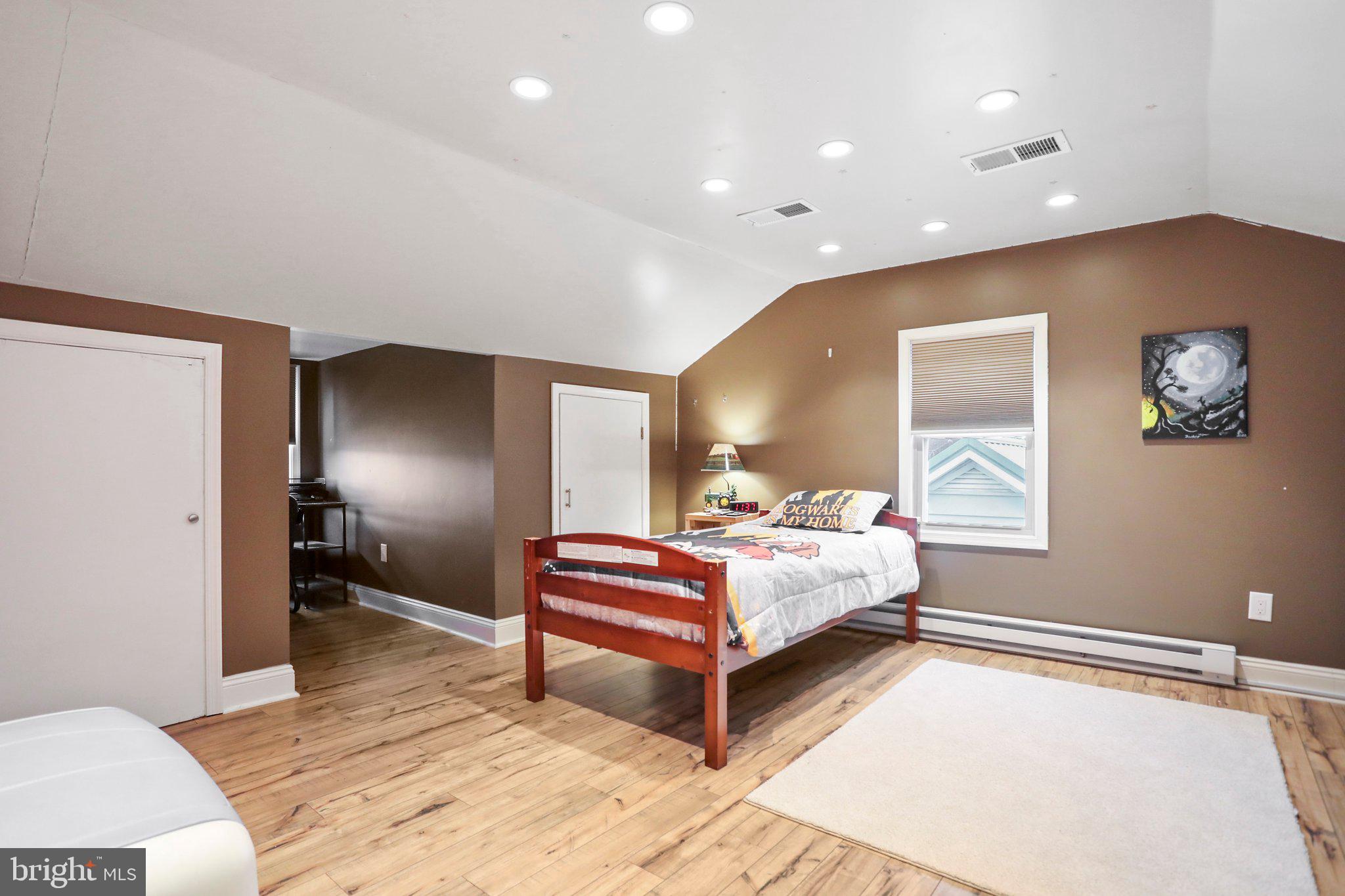 821 Security Road Hagerstown, MD 21740 - Photo 23 of 45 Bedroom 5 - Upper Level