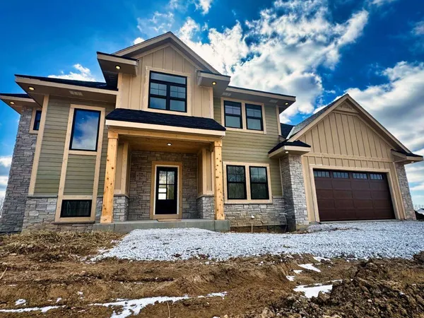 $979,900 | N66-w21075 Sweet Clover Drive, Menomonee Falls, WI 53051