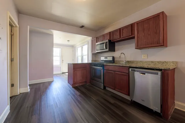 $510,000 | 2436 West Fillmore Street, Chicago, IL 60612