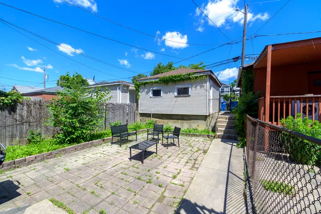 $510,000 | 2436 West Fillmore Street, Chicago, IL 60612