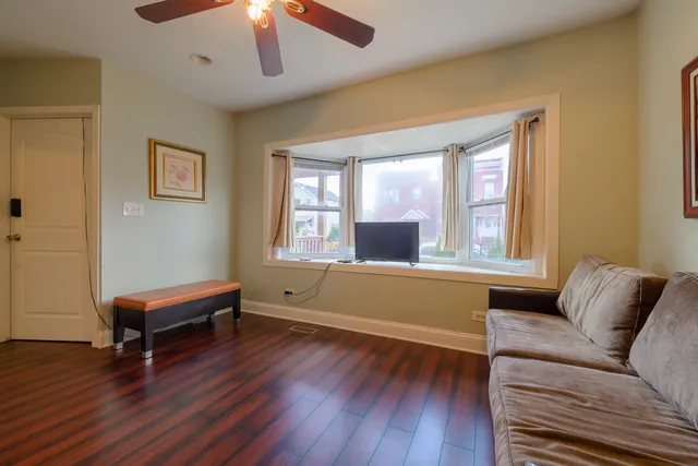 $510,000 | 2436 West Fillmore Street, Chicago, IL 60612