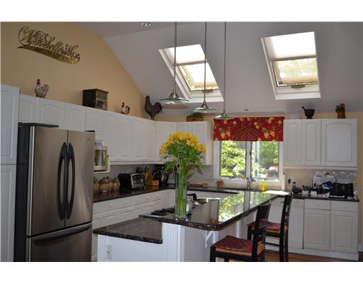 17 Doane Road Barrington, RI 02806 - Photo 4 of 8 Kitchen.
