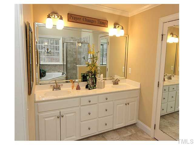 5313 Stargrass Court Raleigh, NC 27613 - Photo 14 of 24 Photo 14