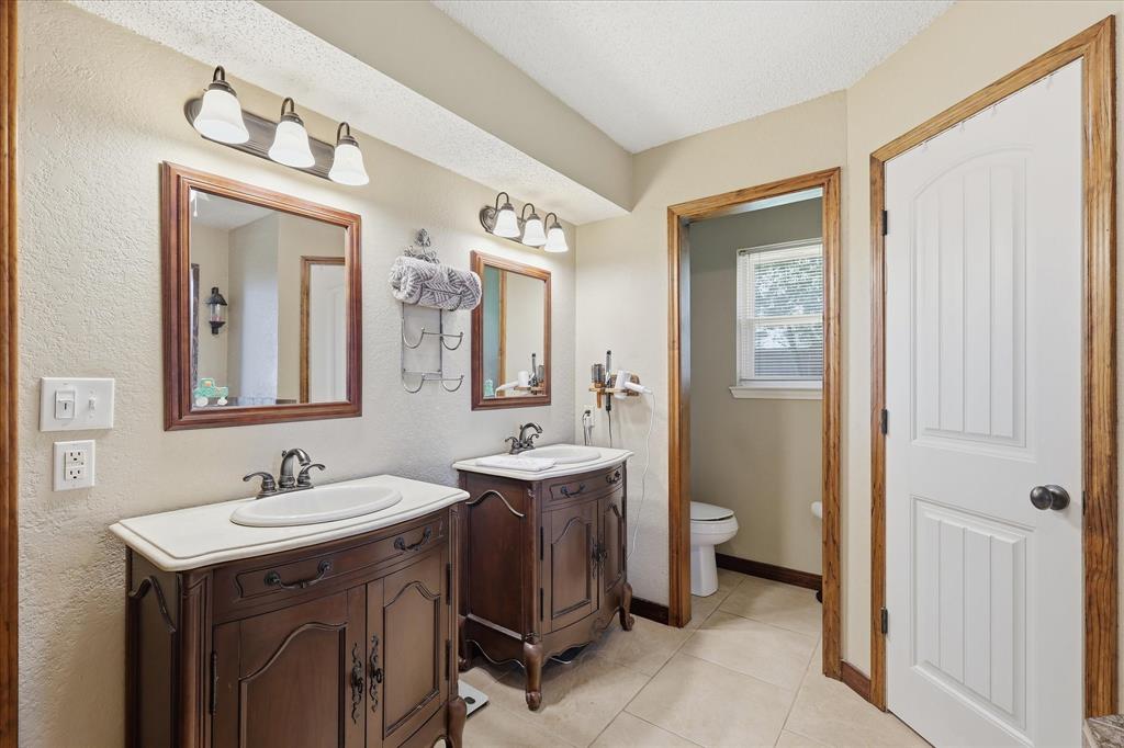 405 Lantern Ridge Drive Mansfield, TX 76063 - Photo 15 of 37