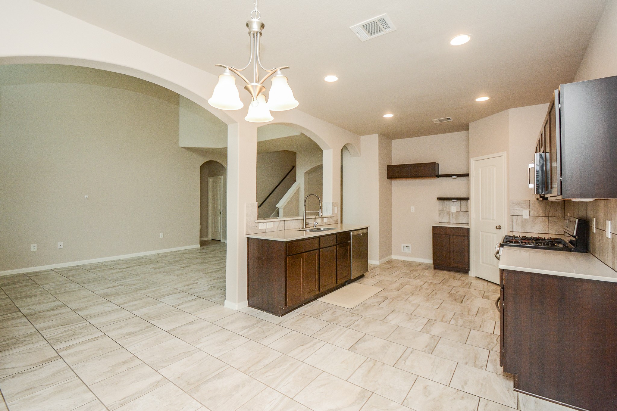 718 Palo ALto Court Rosharon, TX 77583 - Photo 7 of 27
