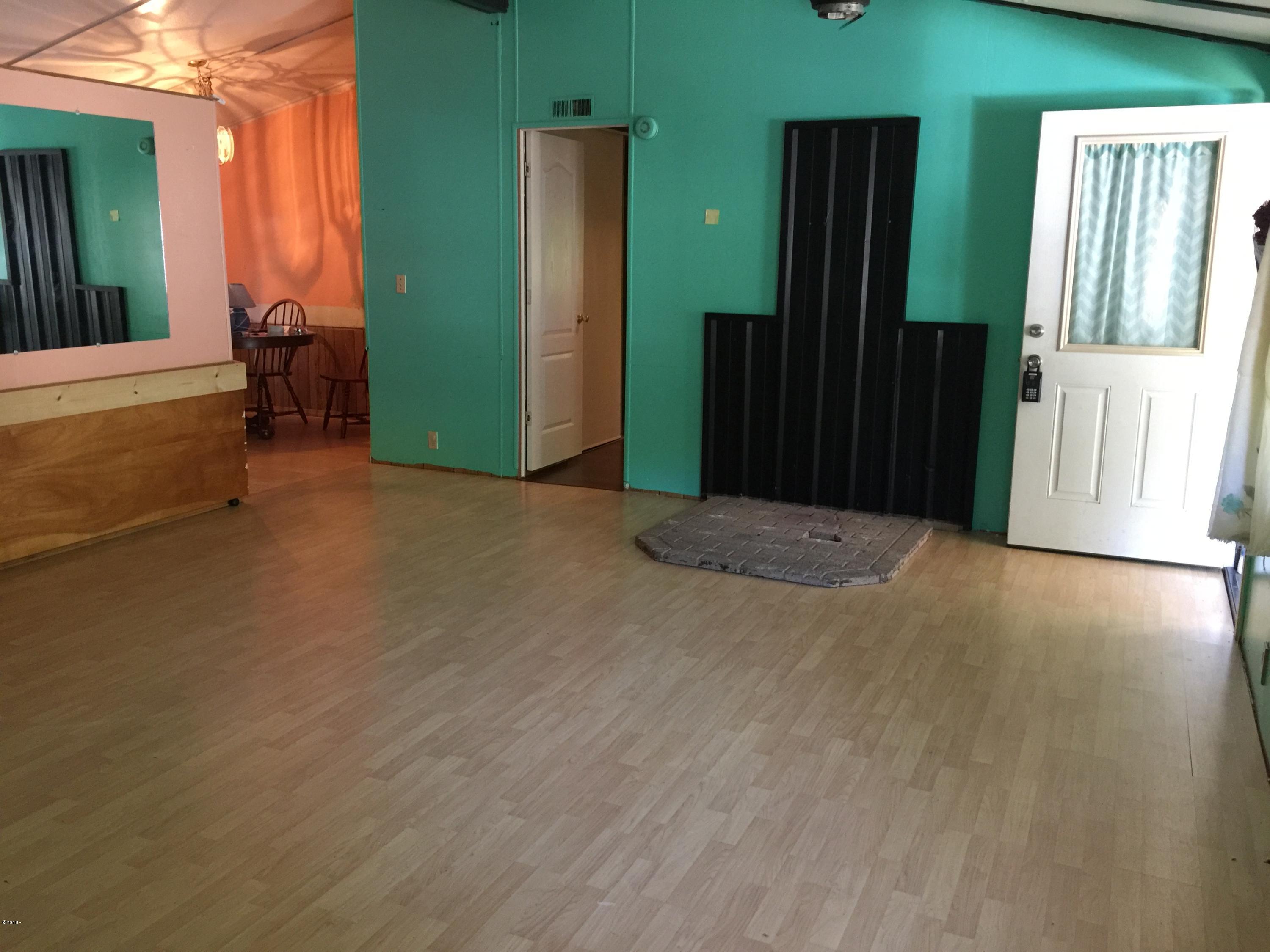 6310 Us-101 Otis, OR 97368 - Photo 11 of 30 Living Room/Pic 2