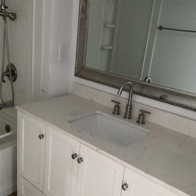 1506 South Travis Street Denison, TX 75021 - Photo 14 of 22 Master bath