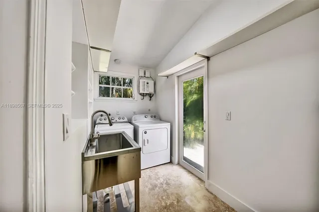 $16,000 | 255 Ridgewood Road, Key Biscayne, FL 33149