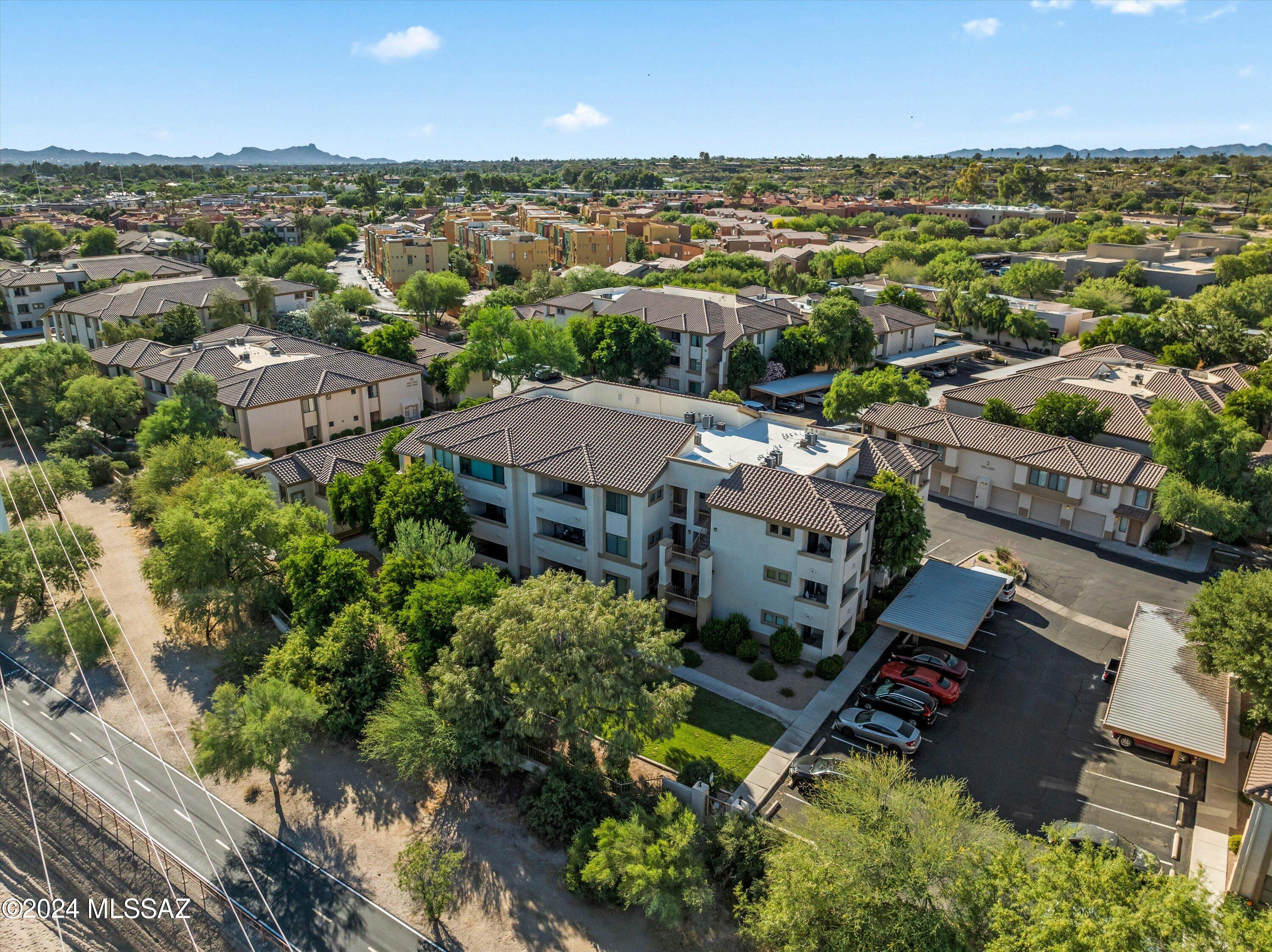 2550 East River Road, Unit 20302 Tucson, AZ 85718 - Photo 2 of 39