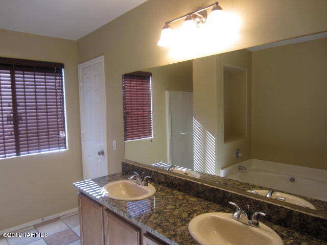 4559 South Valley Road Tucson, AZ 85714 - Photo 14 of 25
