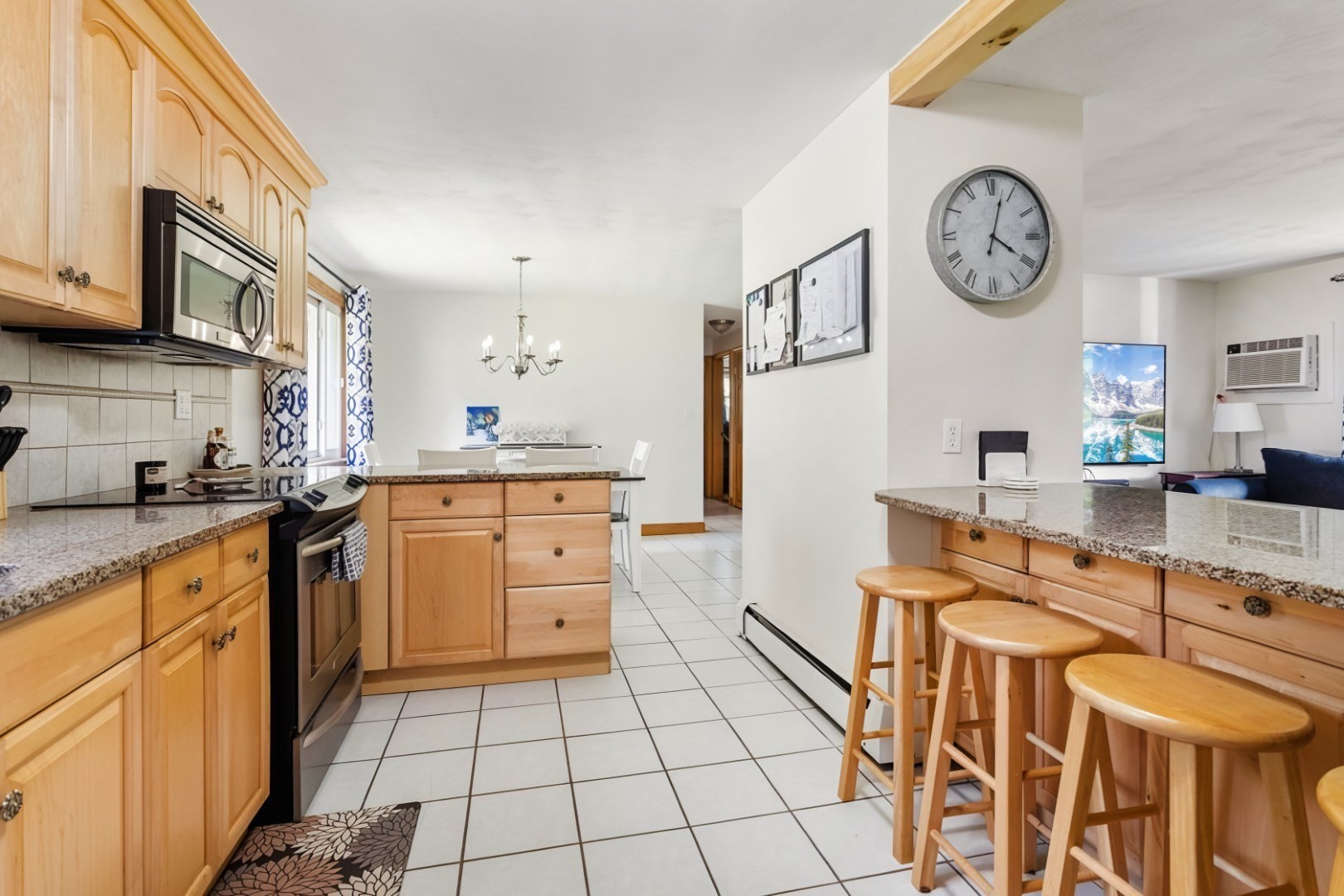 19 Amherst Road Beverly, MA 01915 - Photo 5 of 33 Gallery Image 5