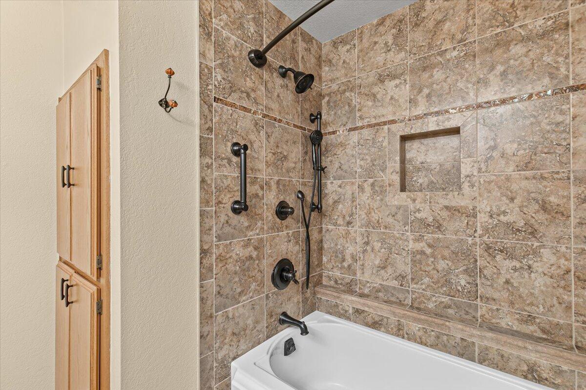 1850 Coker Butte Road Medford, OR 97504 - Photo 41 of 74 44-44