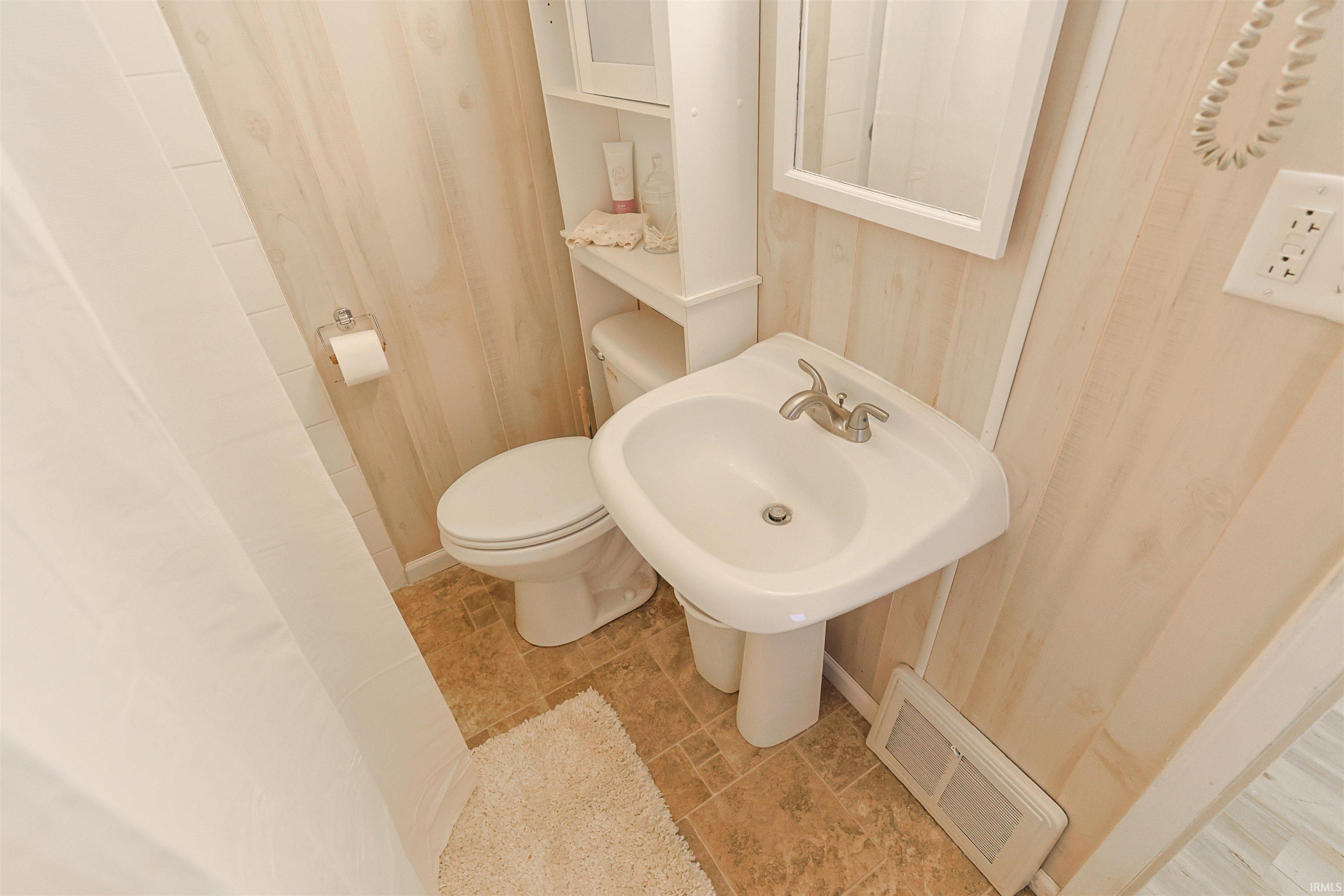 140 Oakside Road Mishawaka, IN 46544 - Photo 16 of 32