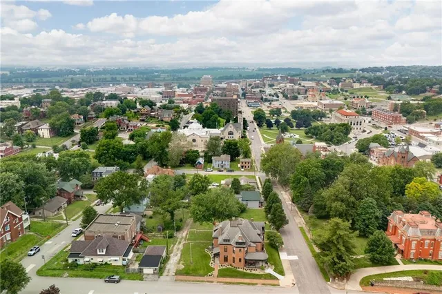 $600,000 | 1328 Francis Street, St. Joseph, MO 64501