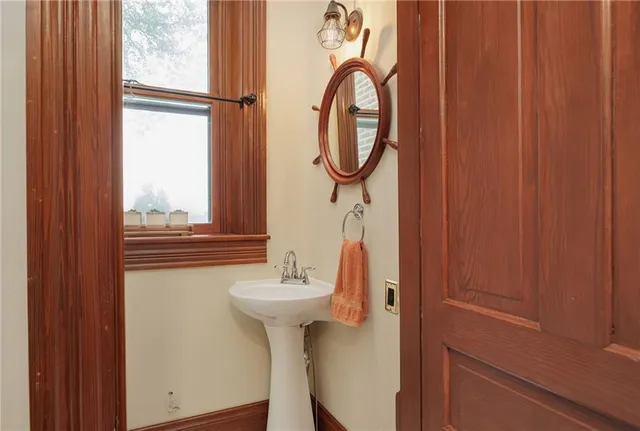 $600,000 | 1328 Francis Street, St. Joseph, MO 64501