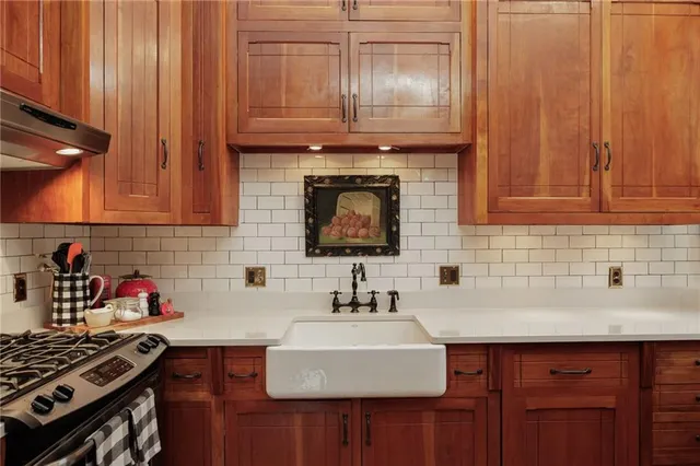 $600,000 | 1328 Francis Street, St. Joseph, MO 64501