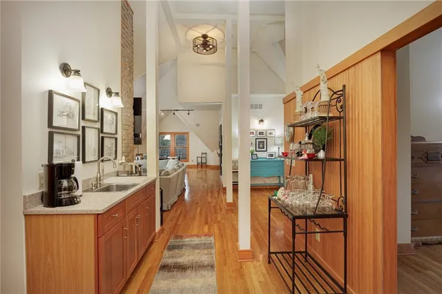 $600,000 | 1328 Francis Street, St. Joseph, MO 64501