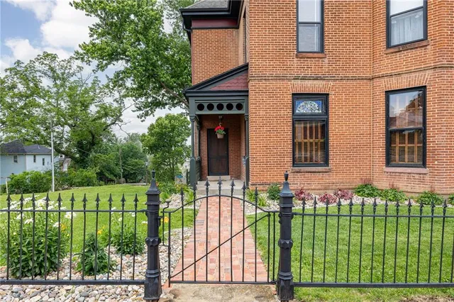 $600,000 | 1328 Francis Street, St. Joseph, MO 64501