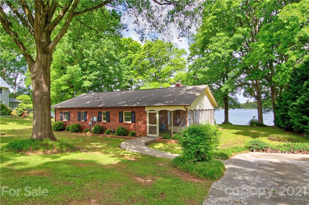 7924 Bankhead Road Denver, NC 28037 - Photo 2 of 43 Gallery Image 2