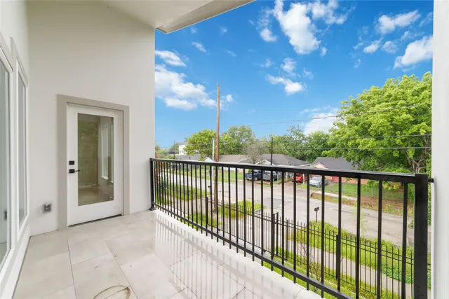 $2,250 | 6717 England Street, Houston, TX 77021