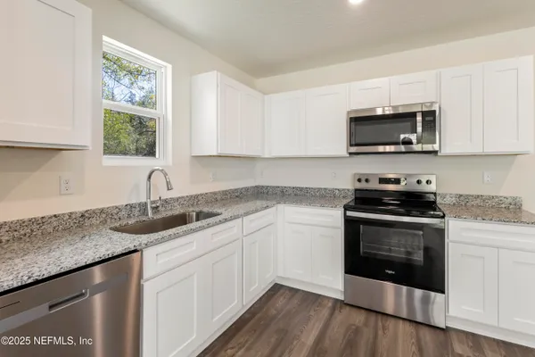 $273,990 | 10406 Greystone Drive, Glen St. Mary, FL 32040