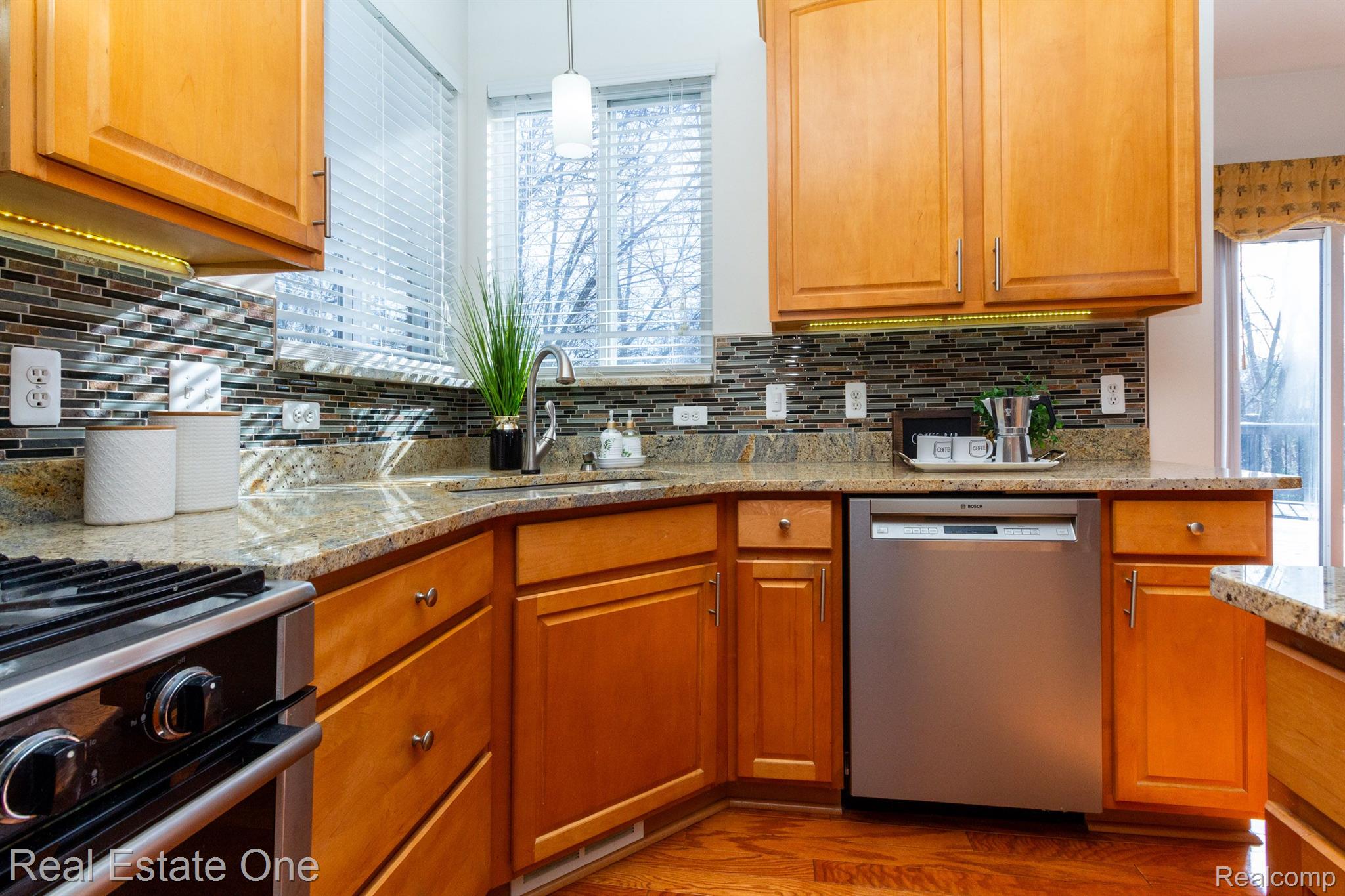 3585 Everett Drive Rochester, MI 48307 - Photo 17 of 75 Gallery Image 17