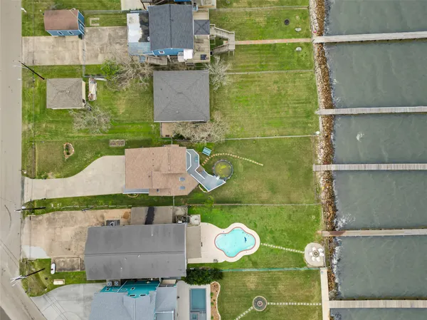 $495,000 | 1547 John Street, Dickinson, TX 77539