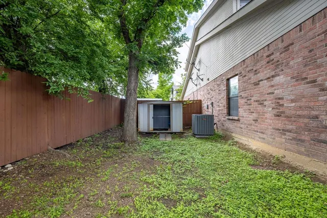 $289,000 | 1120 Forest Creek Street, Benbrook, TX 76126