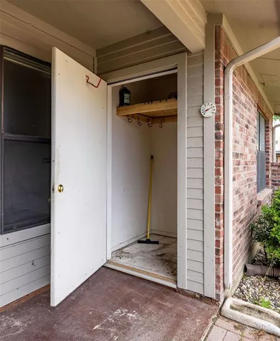 $289,000 | 1120 Forest Creek Street, Benbrook, TX 76126