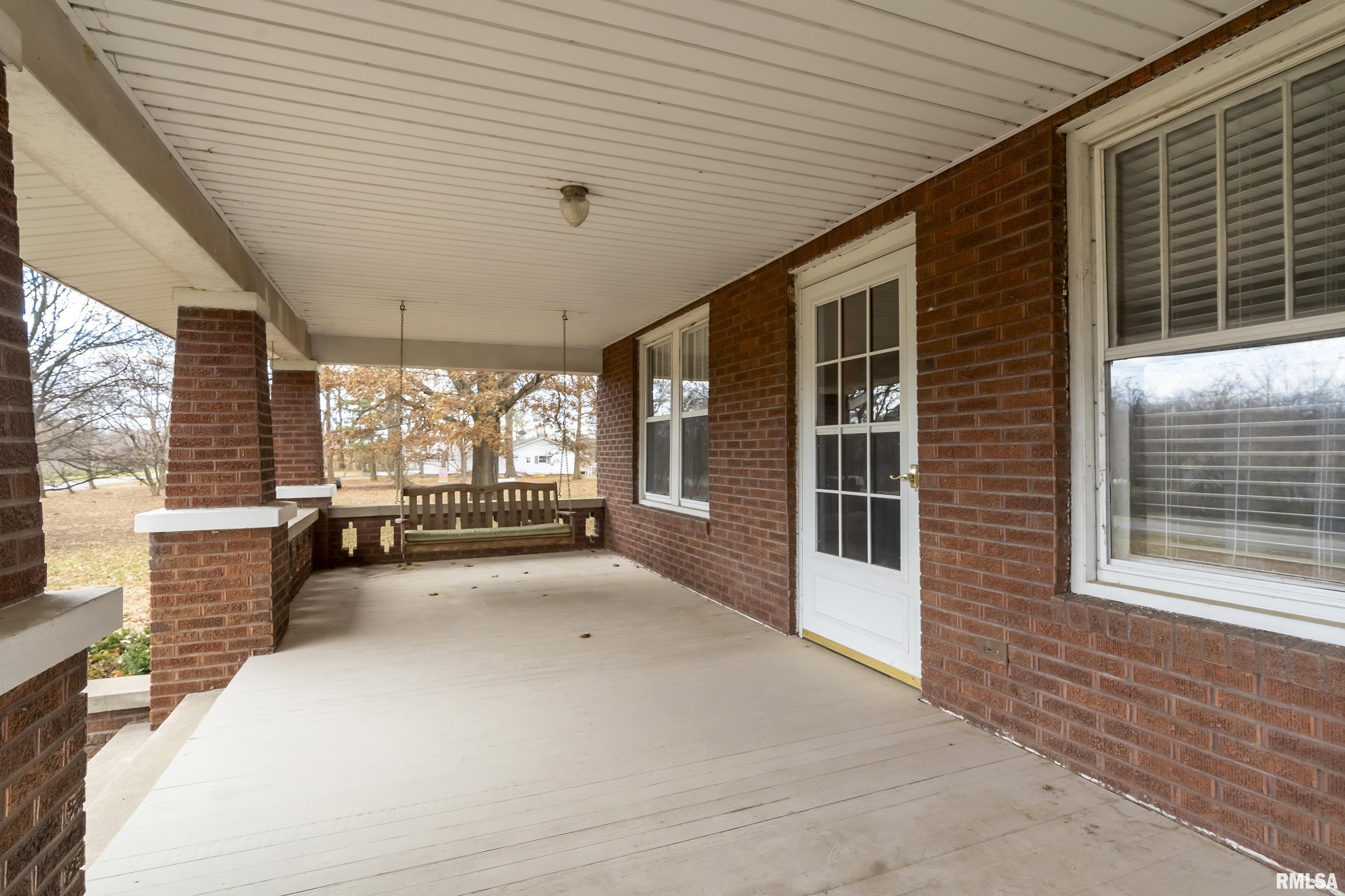 375 Dallas Road Murphysboro, IL 62966 - Photo 4 of 37