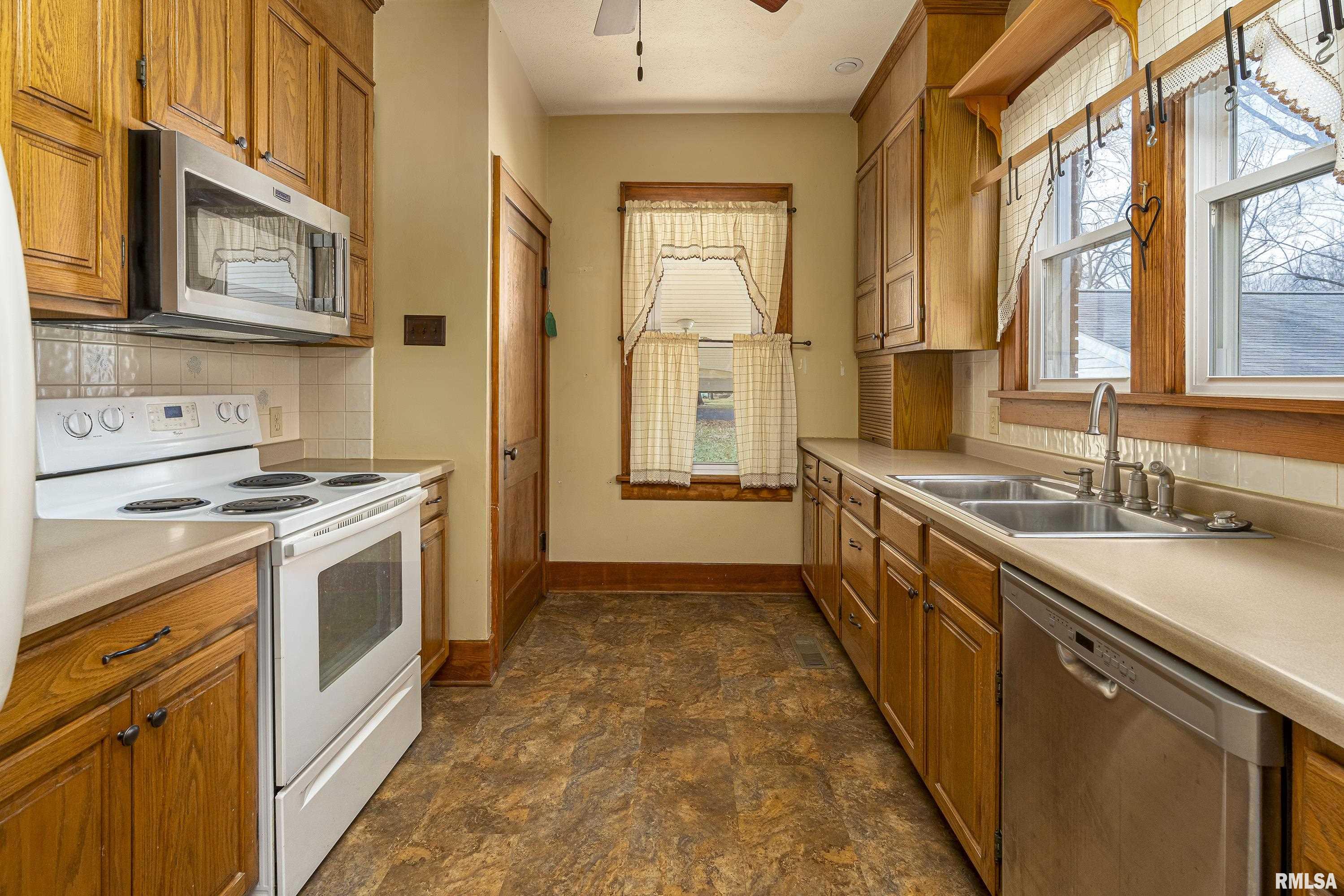 375 Dallas Road Murphysboro, IL 62966 - Photo 9 of 37