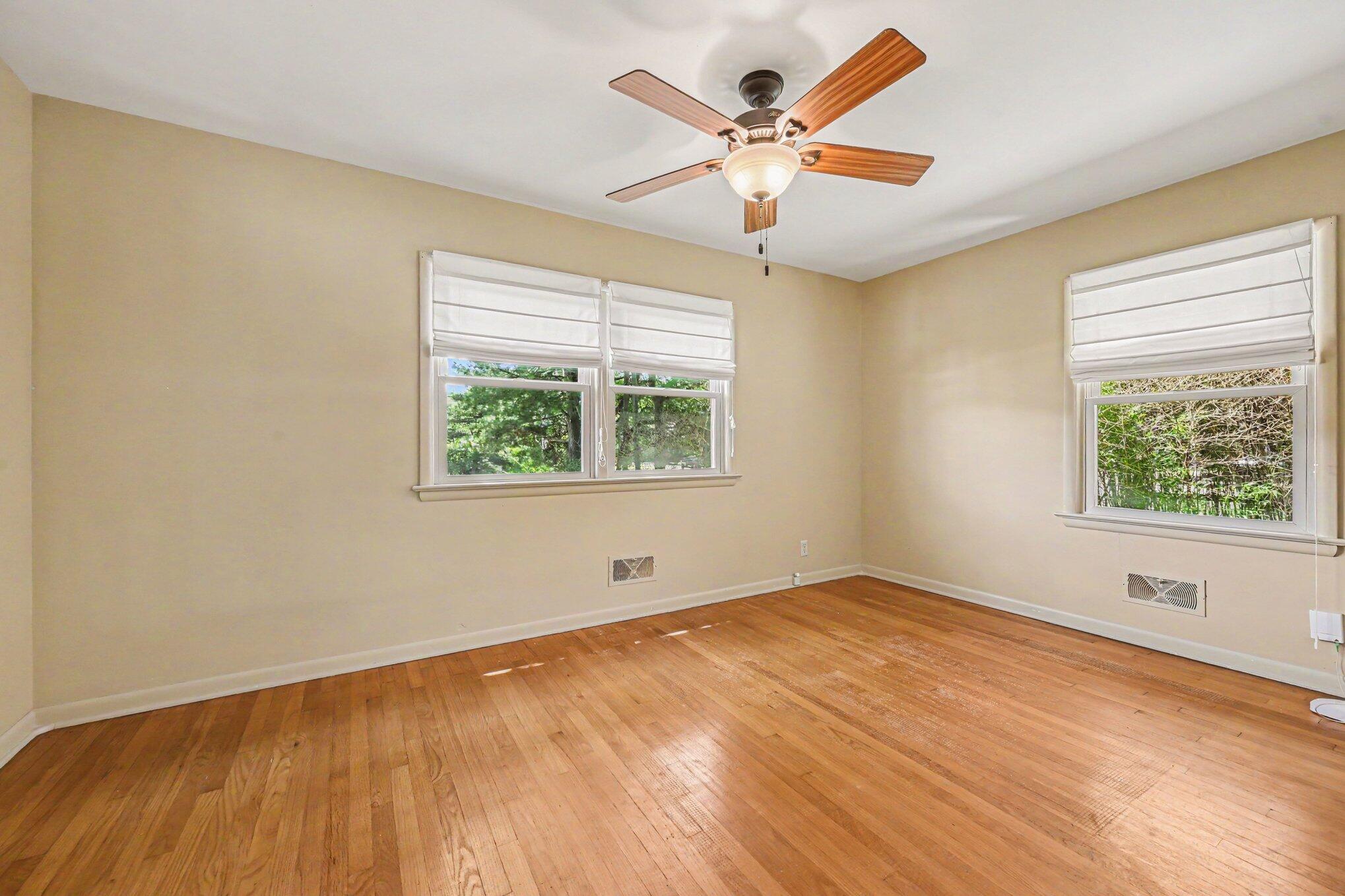2556 Angling Road Kalamazoo, MI 49008 - Photo 13 of 26 013_file_7577